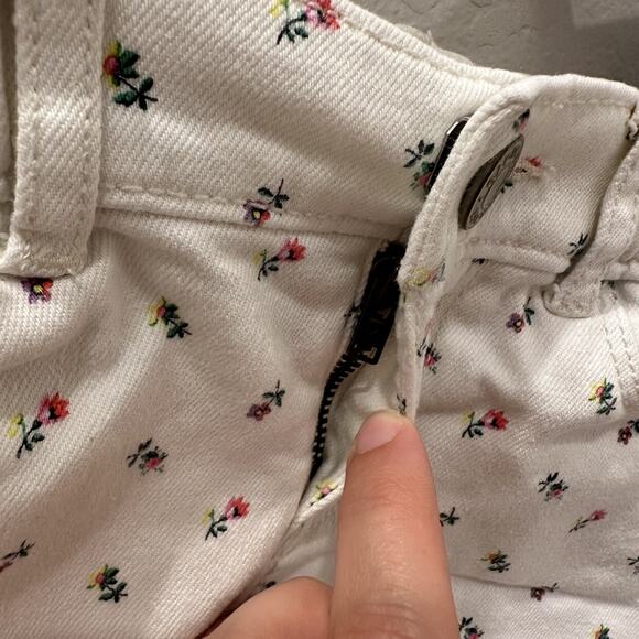 Baby Gap White Denim Floral Shortie Shorts - Picture 3 of 6